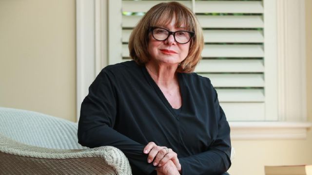 Who is Mary-Louise Mclaws Husband? 