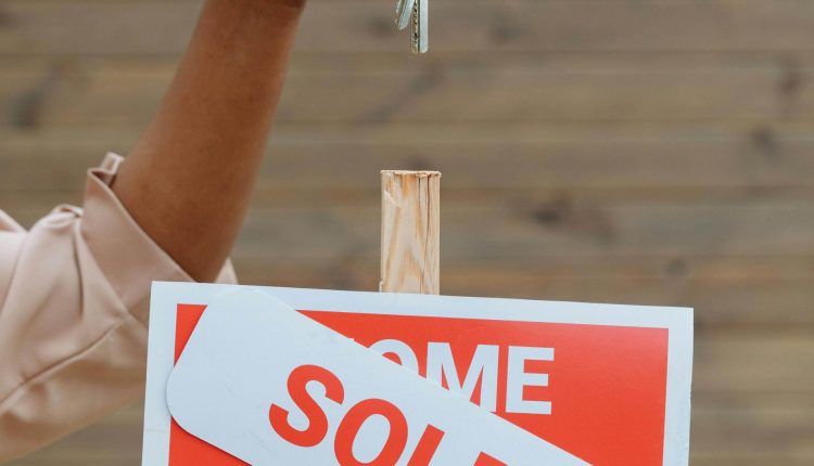 Exiting with Excellence: Dr. Connor Robertson’s Strategy for Selling Businesses