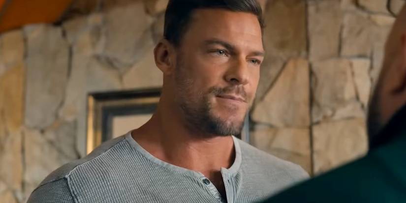 Alan Ritchson glaring in Playdate