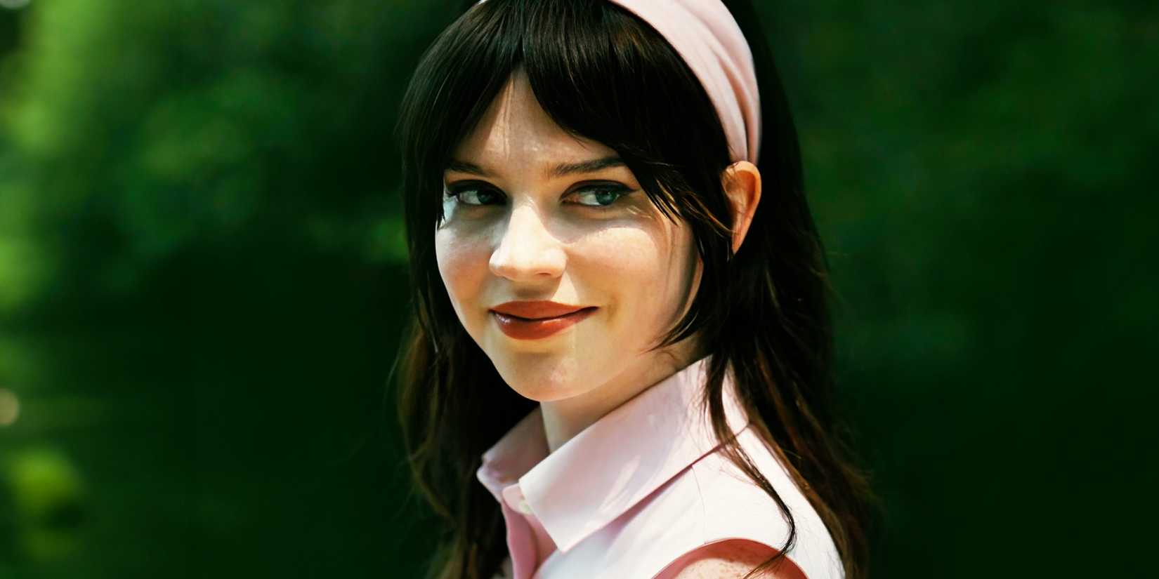 Sophie Thatcher in Companion